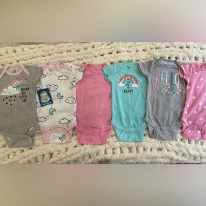 |Gerber Baby| - 6 Brand New Onesies
